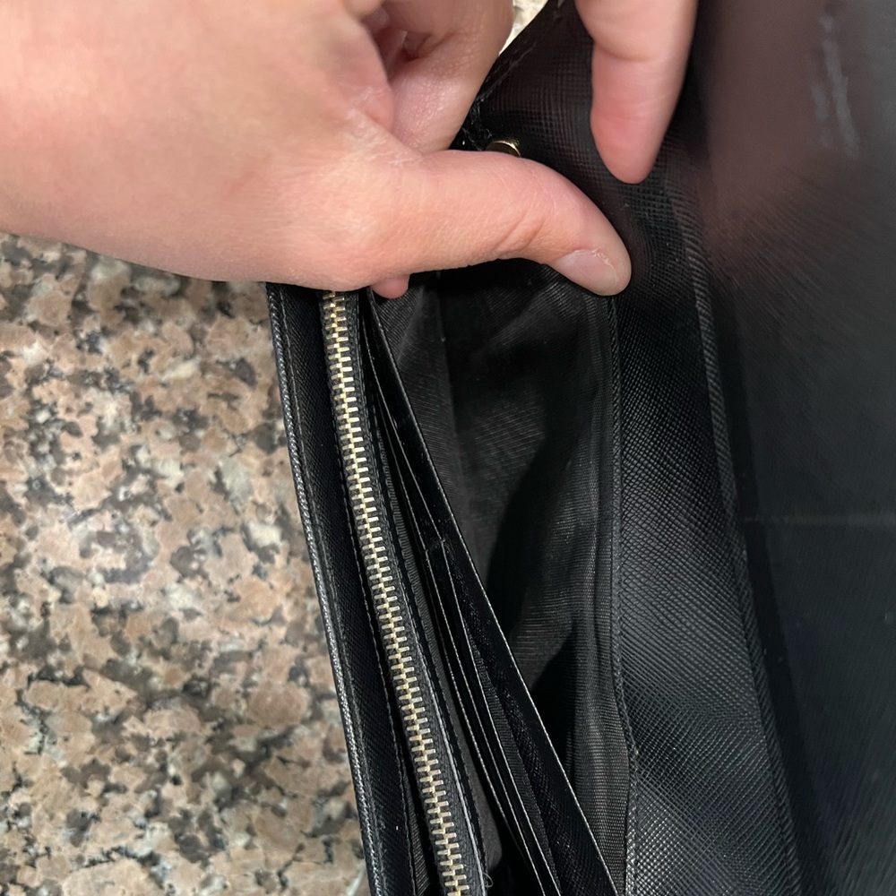 Prada black wallet with chain for crossbody - Picture 4 of 6